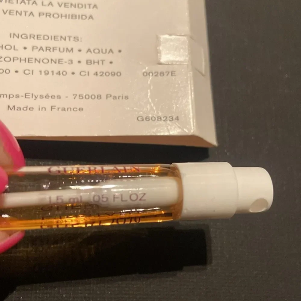 L'Instant De Guerlain by Guerlain, .05 oz EDP Spray for Women VTG Travel Samples
